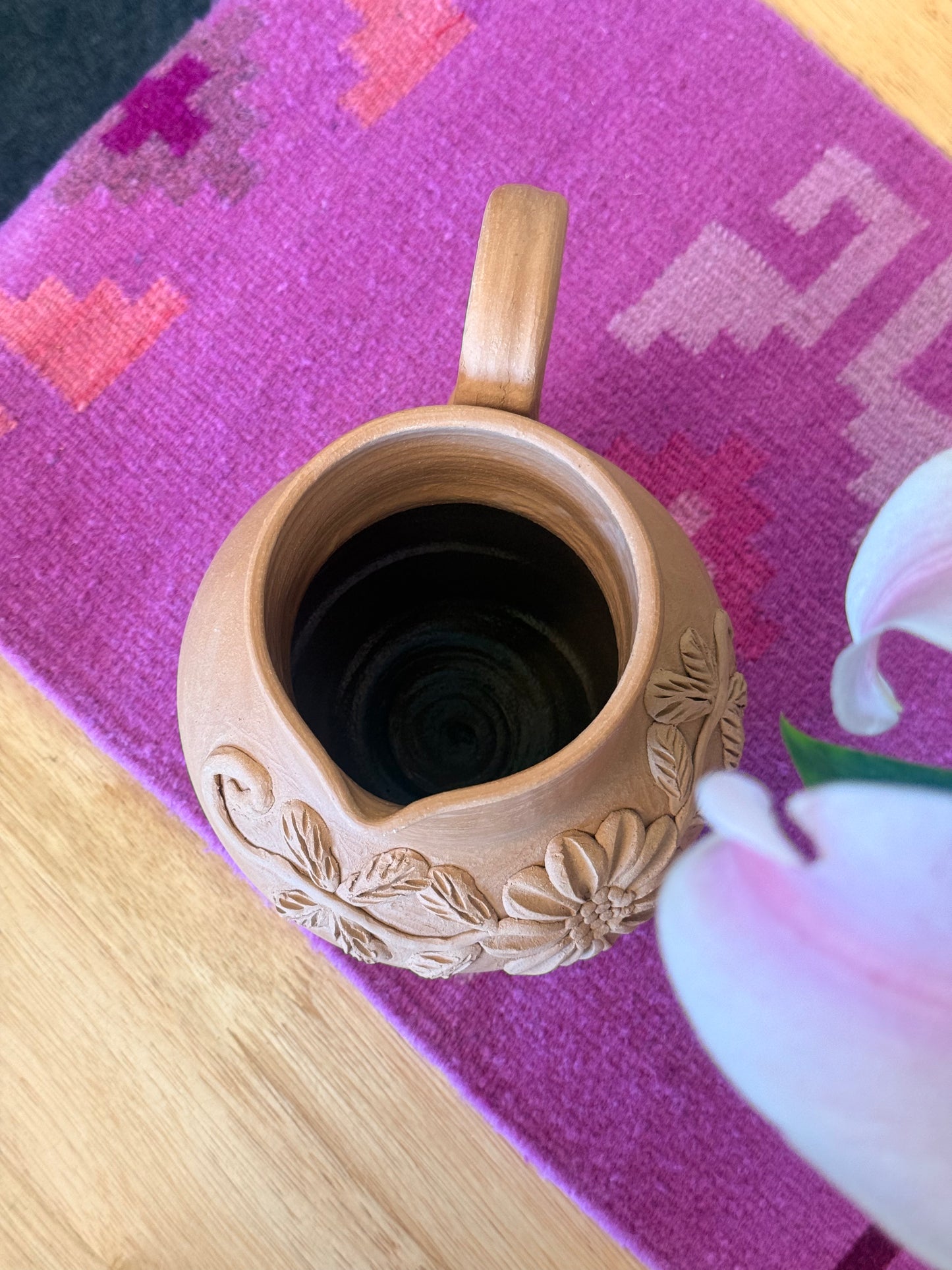 "Deyan" Natural Pitcher Flower on one side