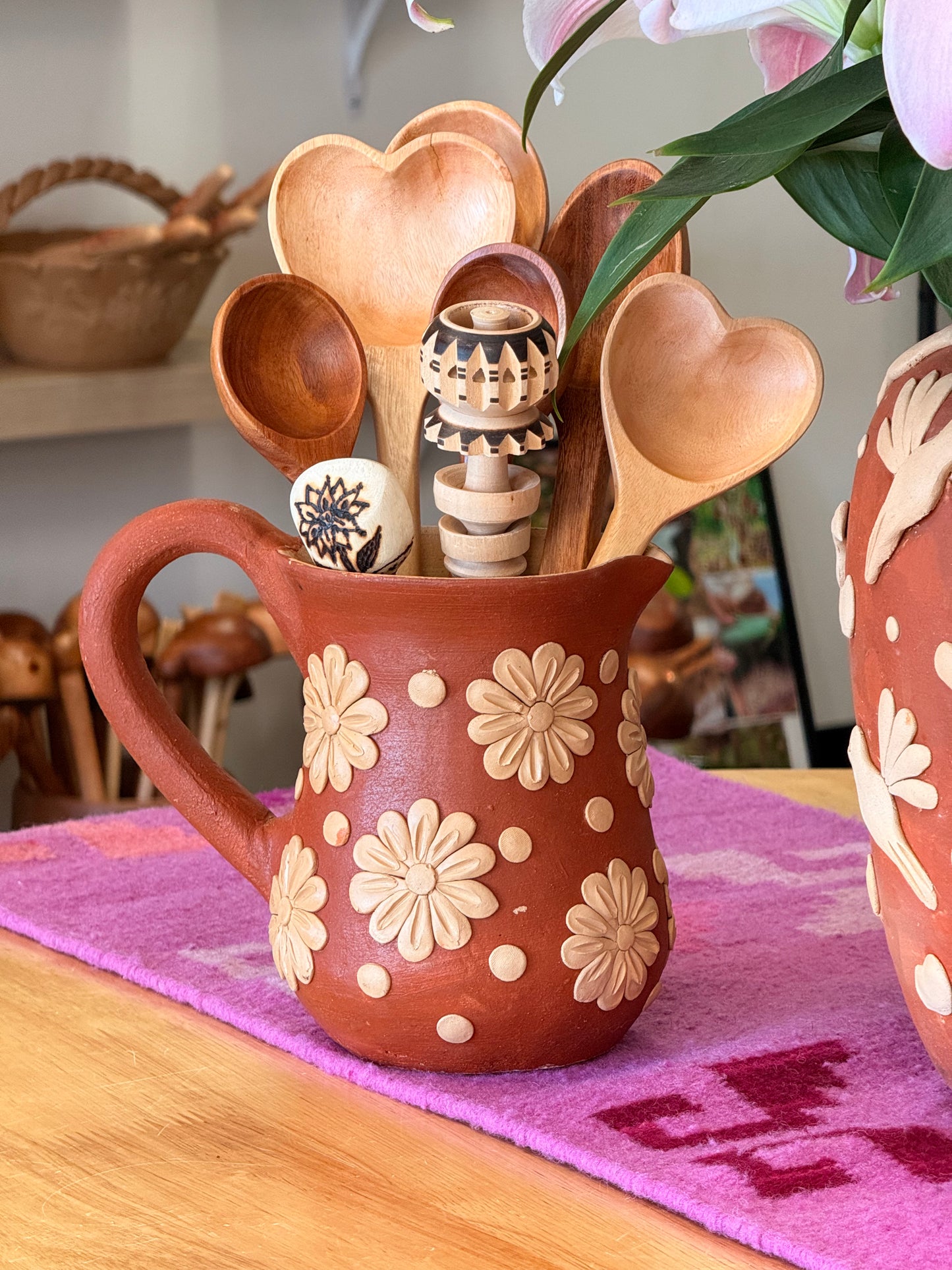 "Florencia" Pitcher Style