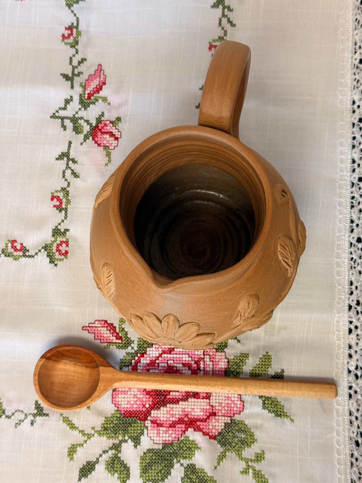 "Olga" Jarra Natural Bordada