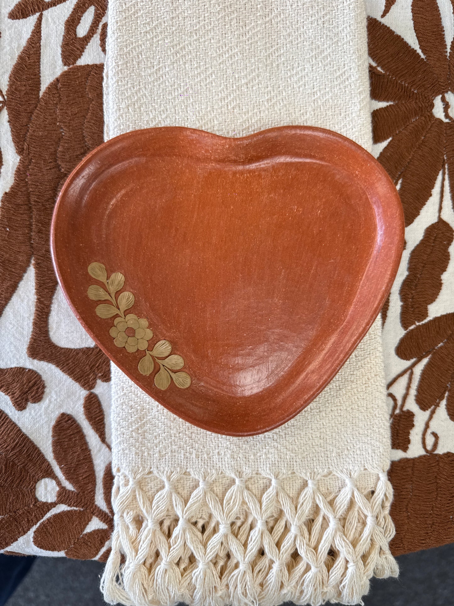 “Daisy” Filigrana Heart Plate