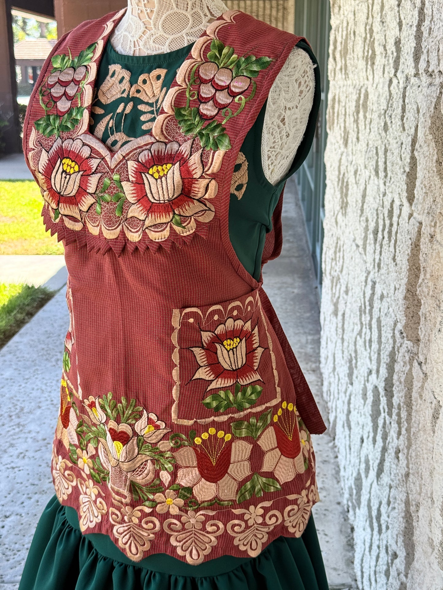 “Martha” Apron/Mandil (36) M