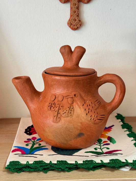 Luna Hummingbird Teapot