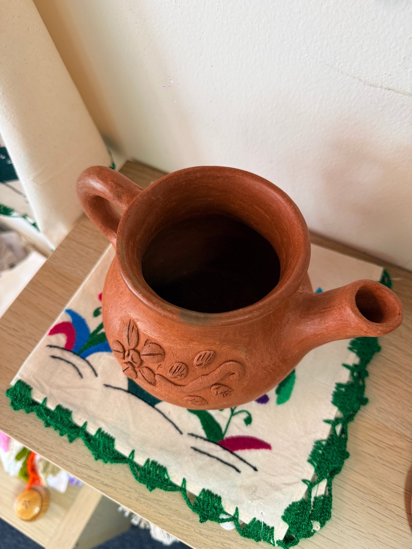 Luna Hummingbird Teapot