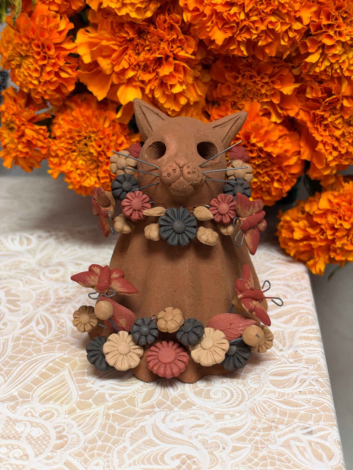Gatito de Barro Floral 🦋
