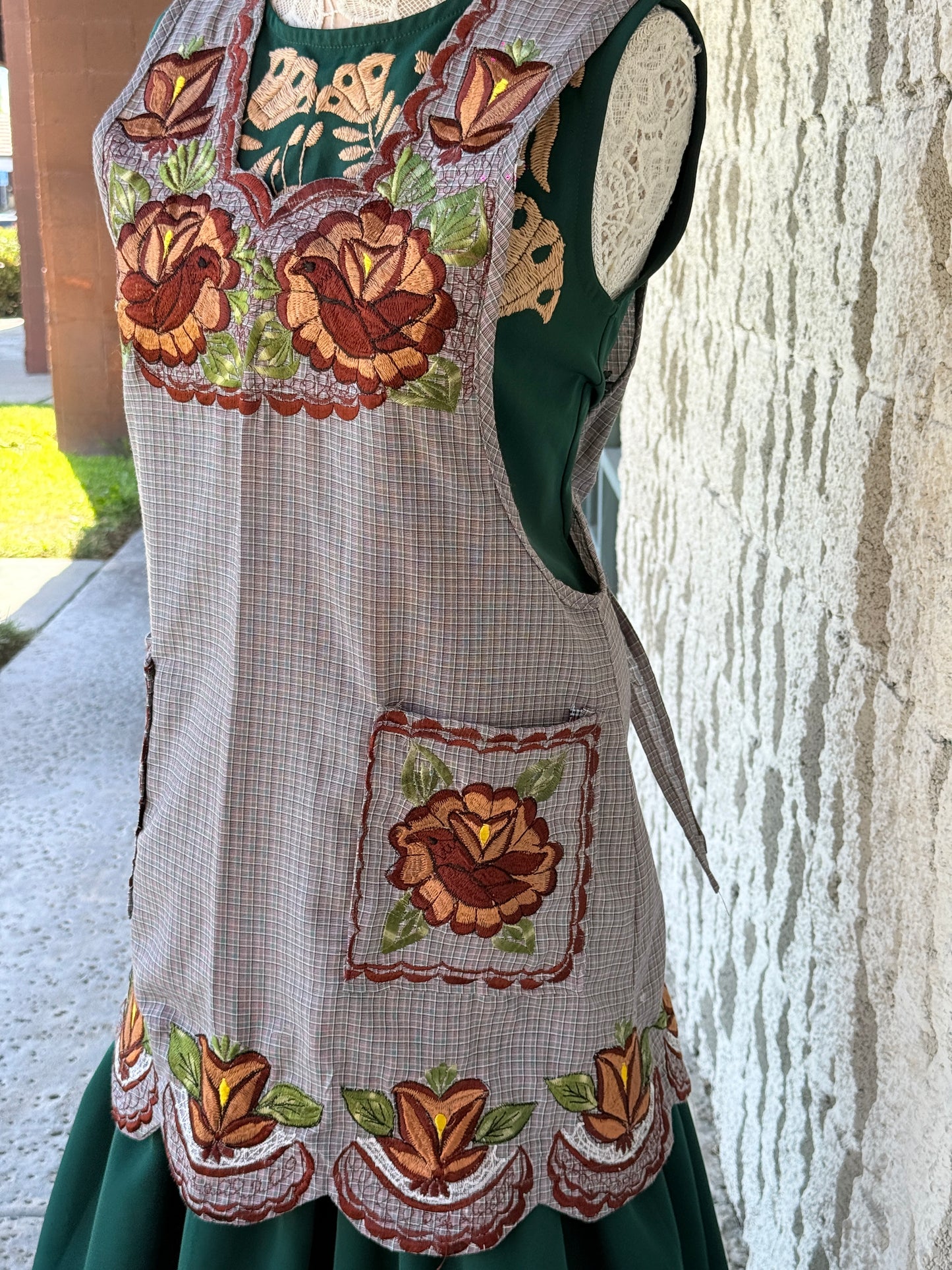 “Suzie” Apron/Mandil (36) M