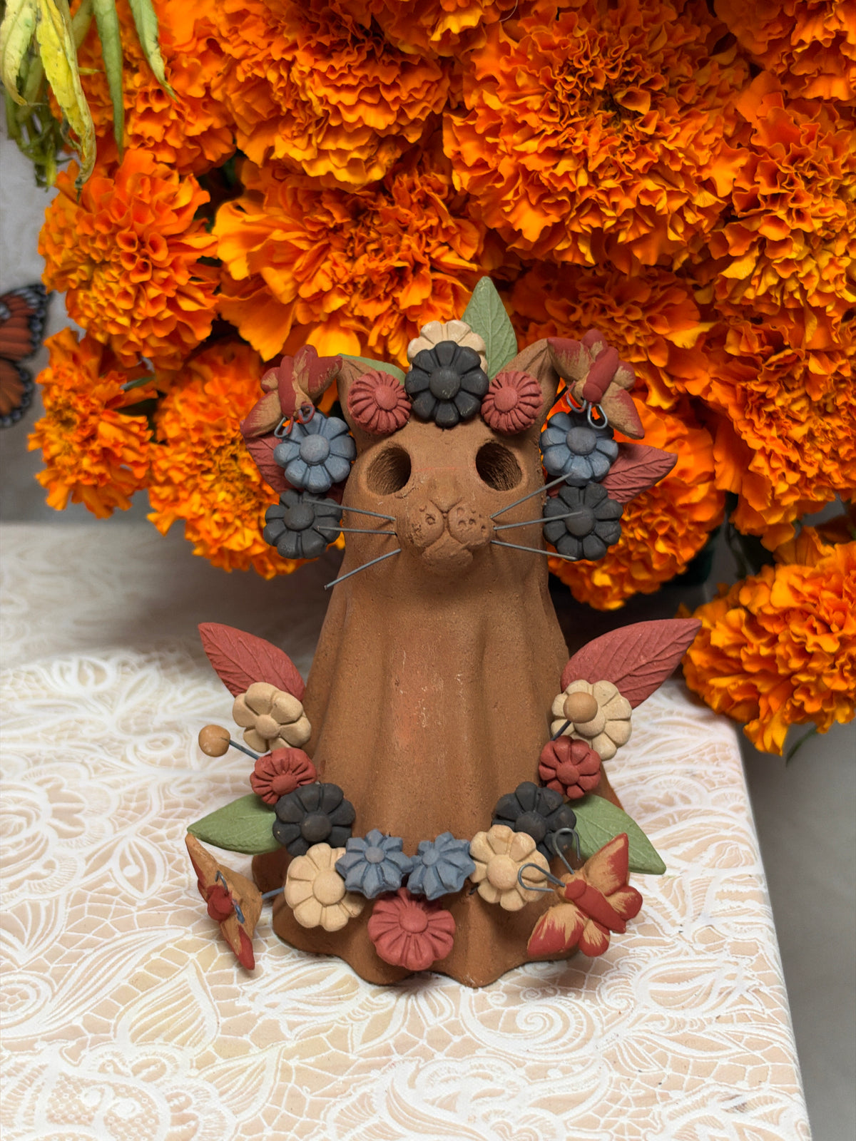 Gatito de Barro Floral 🦋