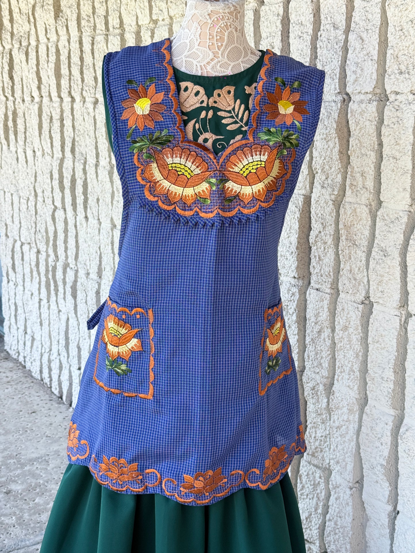 “Dinorah” Apron/Mandil (38) Large