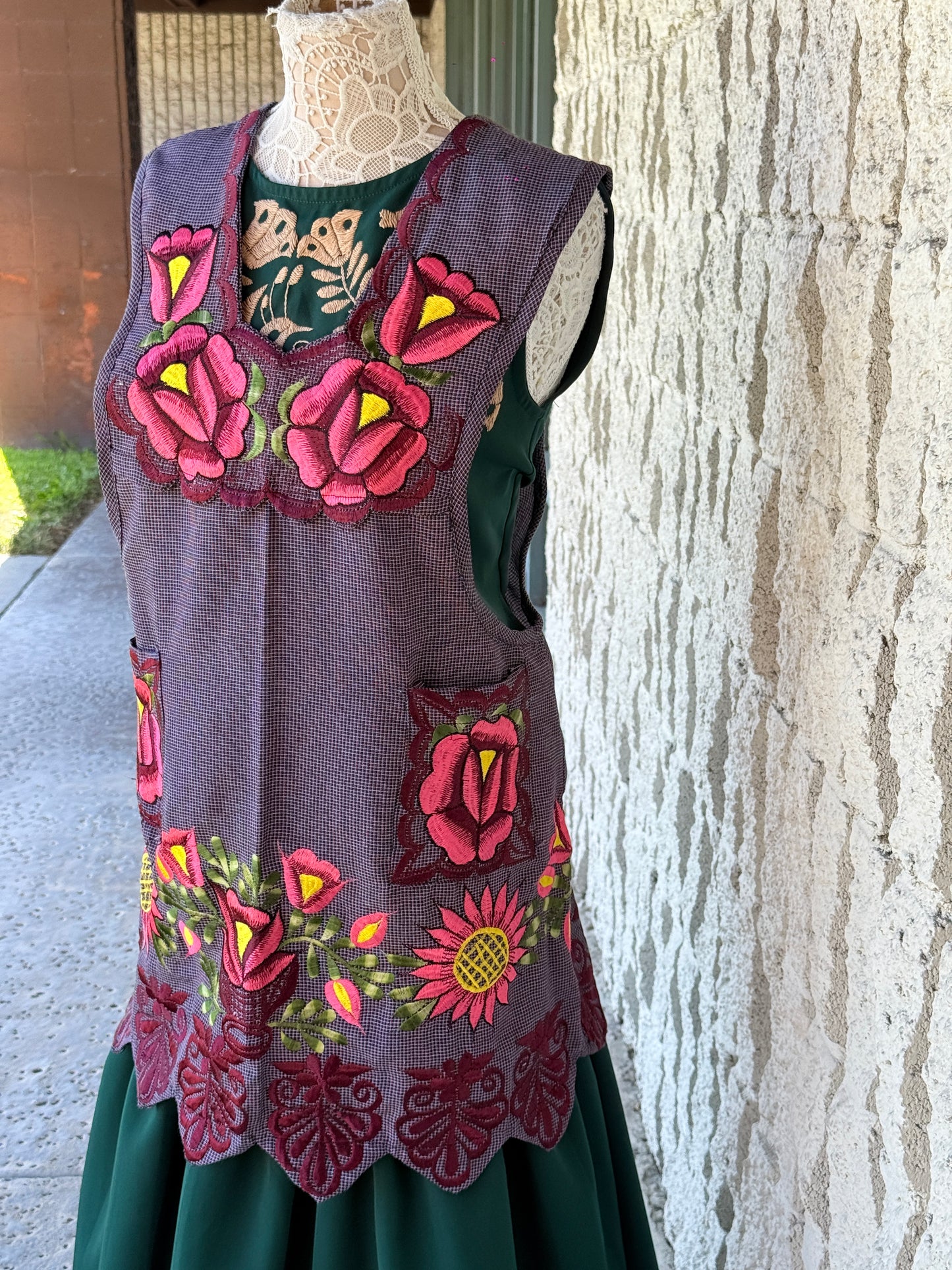 “Christina” Apron/Mandil (38) Large