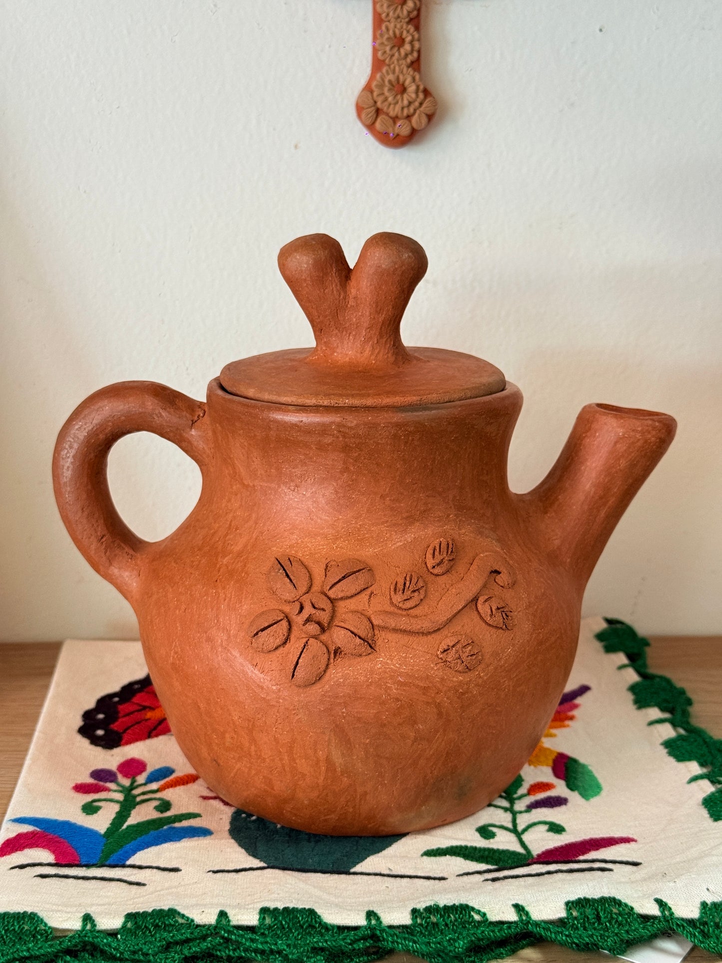 Luna Hummingbird Teapot