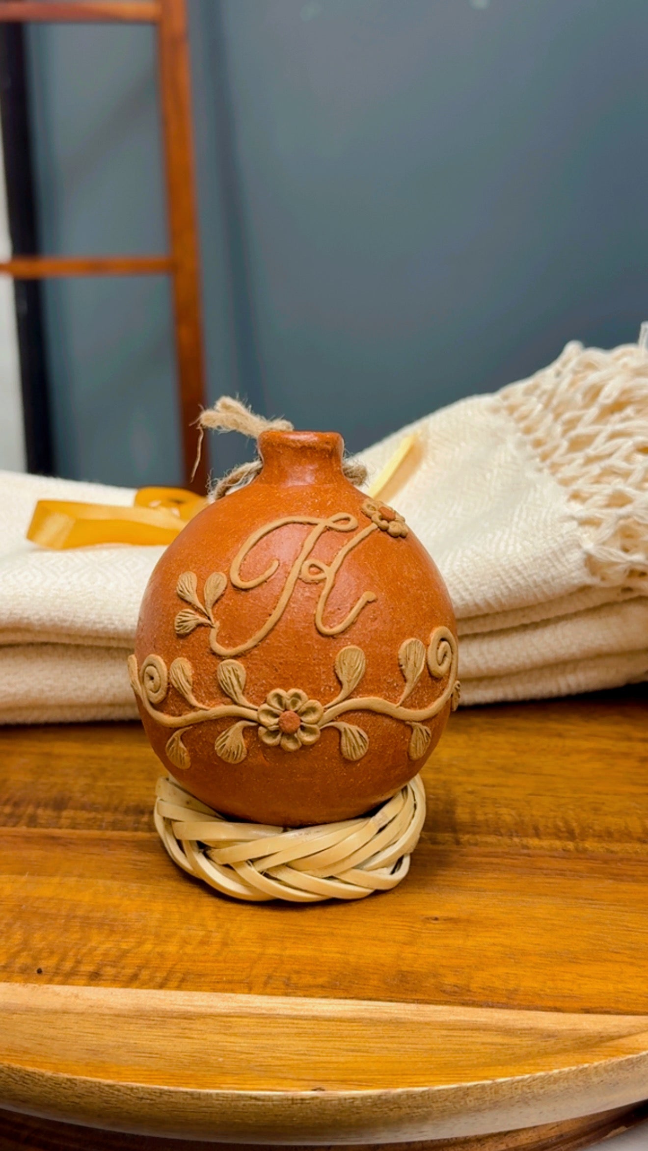 Esfera Corona Navidena/ Christmas Wreath Letter Ornament (A - S)