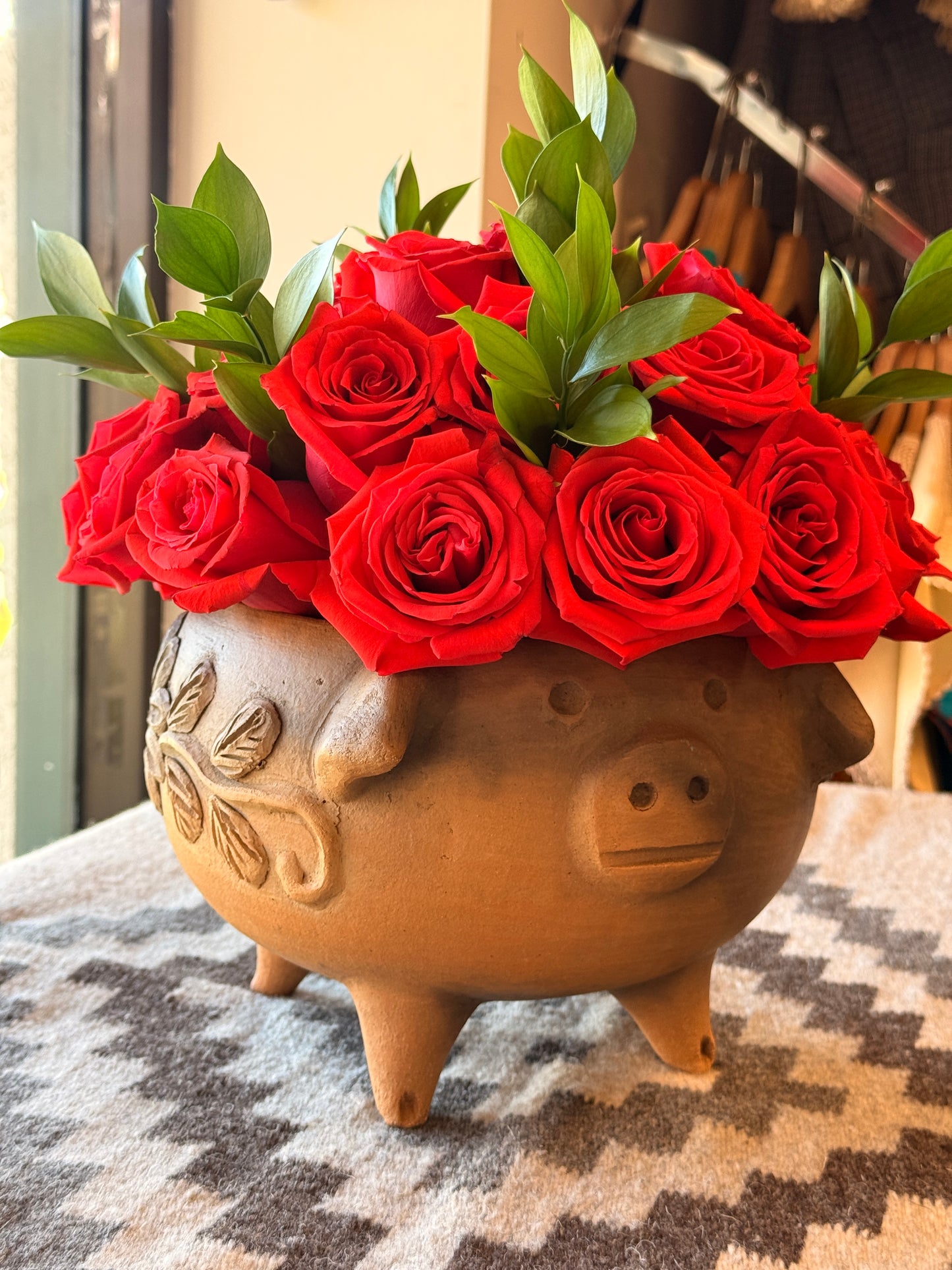 Two tone piggy bowl