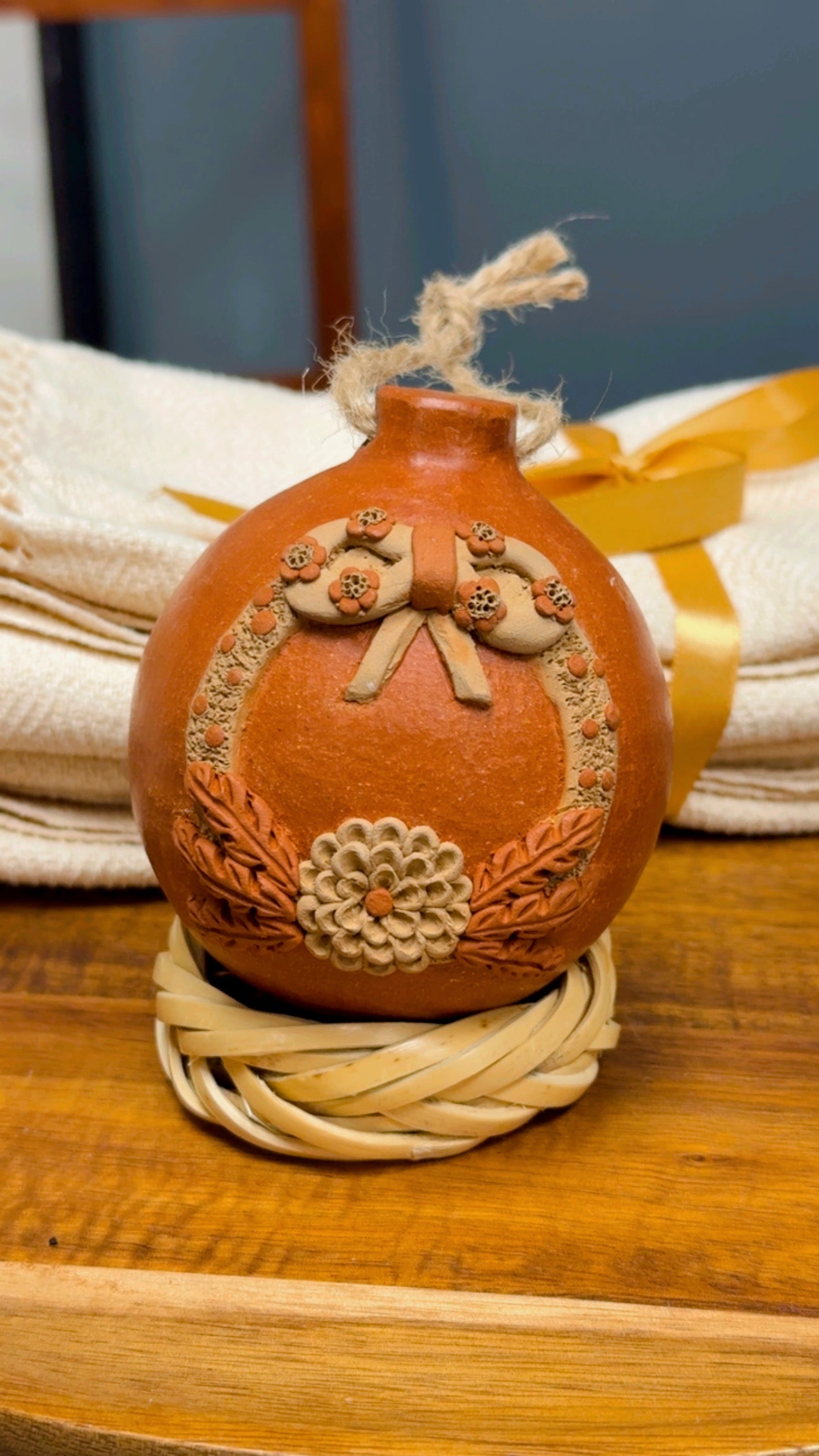 Esfera Corona Navidena/ Christmas Wreath Letter Ornament (A - S)