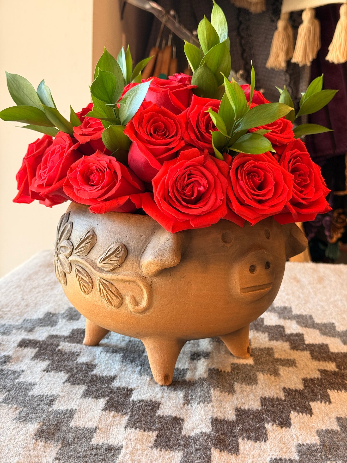 Two tone piggy bowl