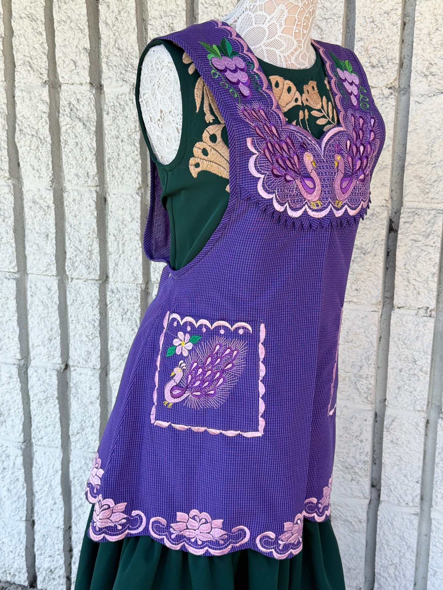 “Deyan” Apron/Mandil (38)Large