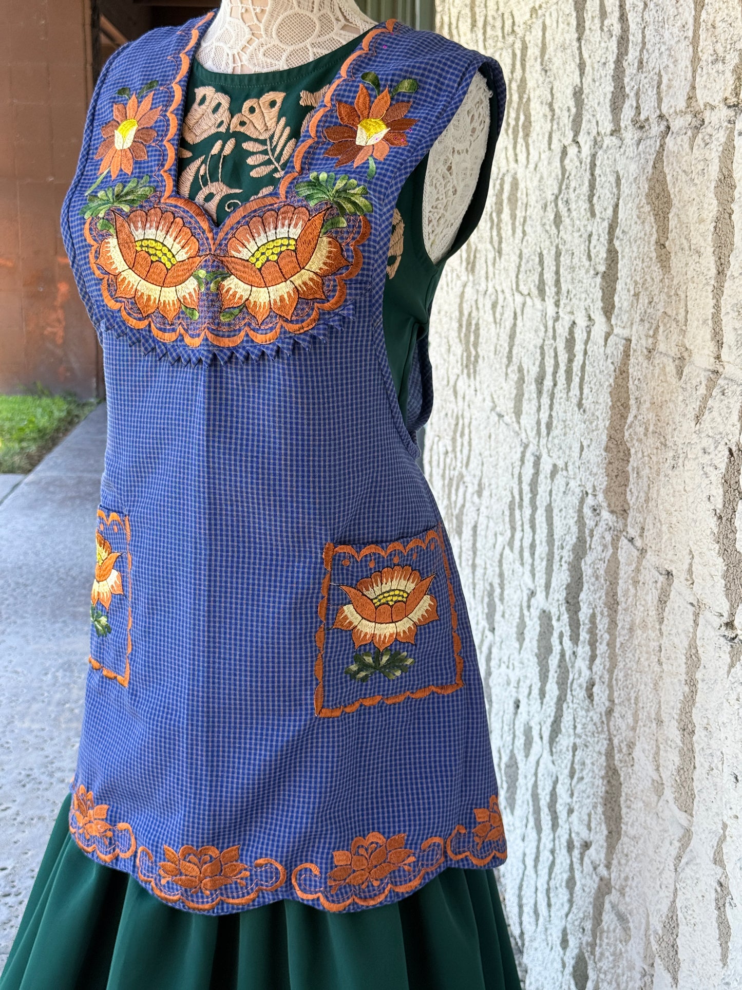 “Dinorah” Apron/Mandil (38) Large