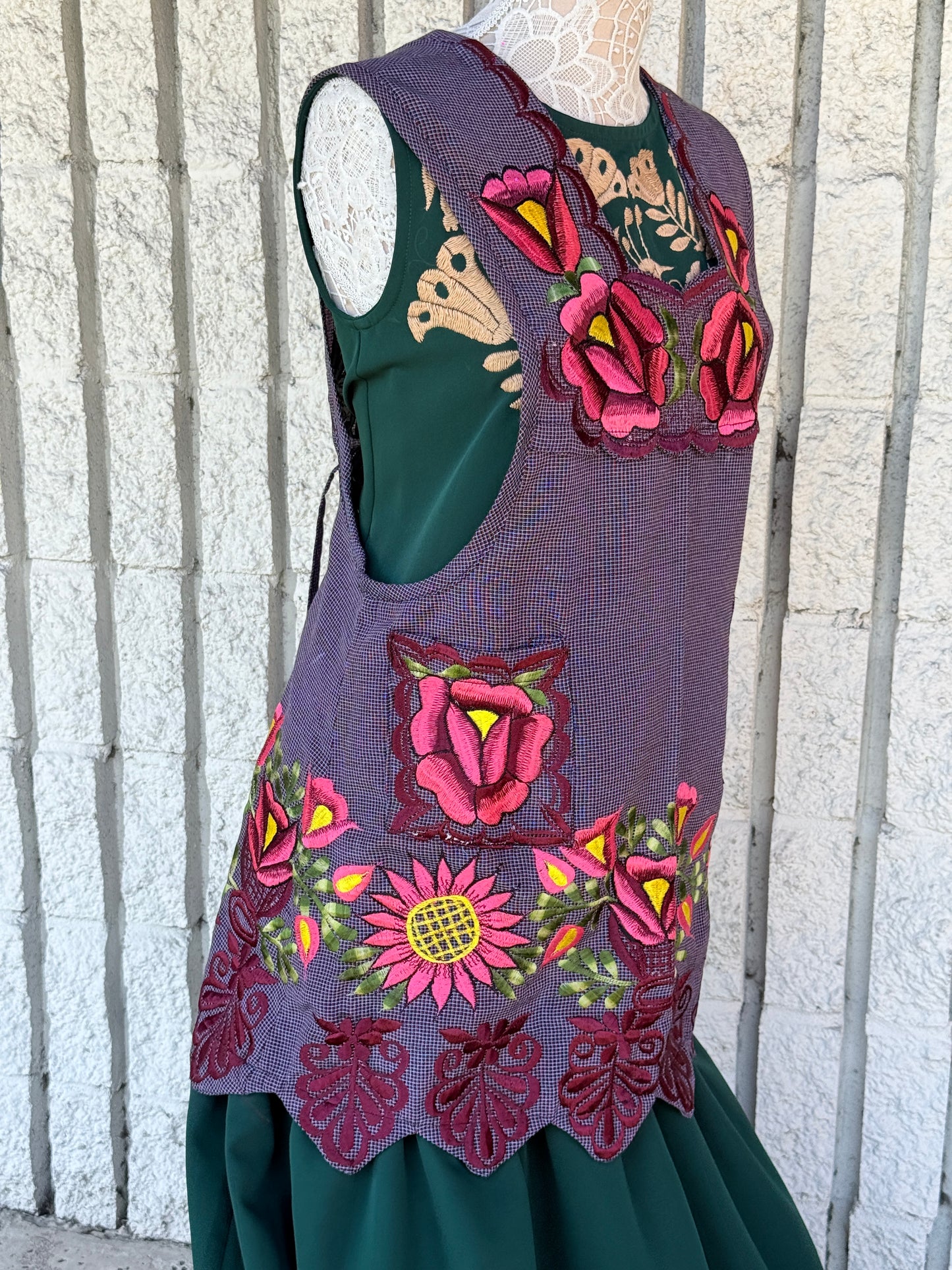 “Christina” Apron/Mandil (38) Large