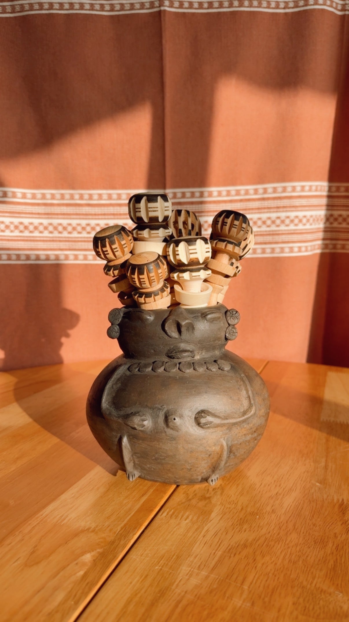 Ahumado Anciano Vase