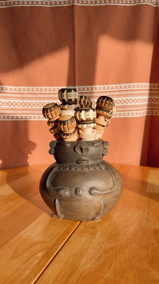 Ahumado Anciano Vase