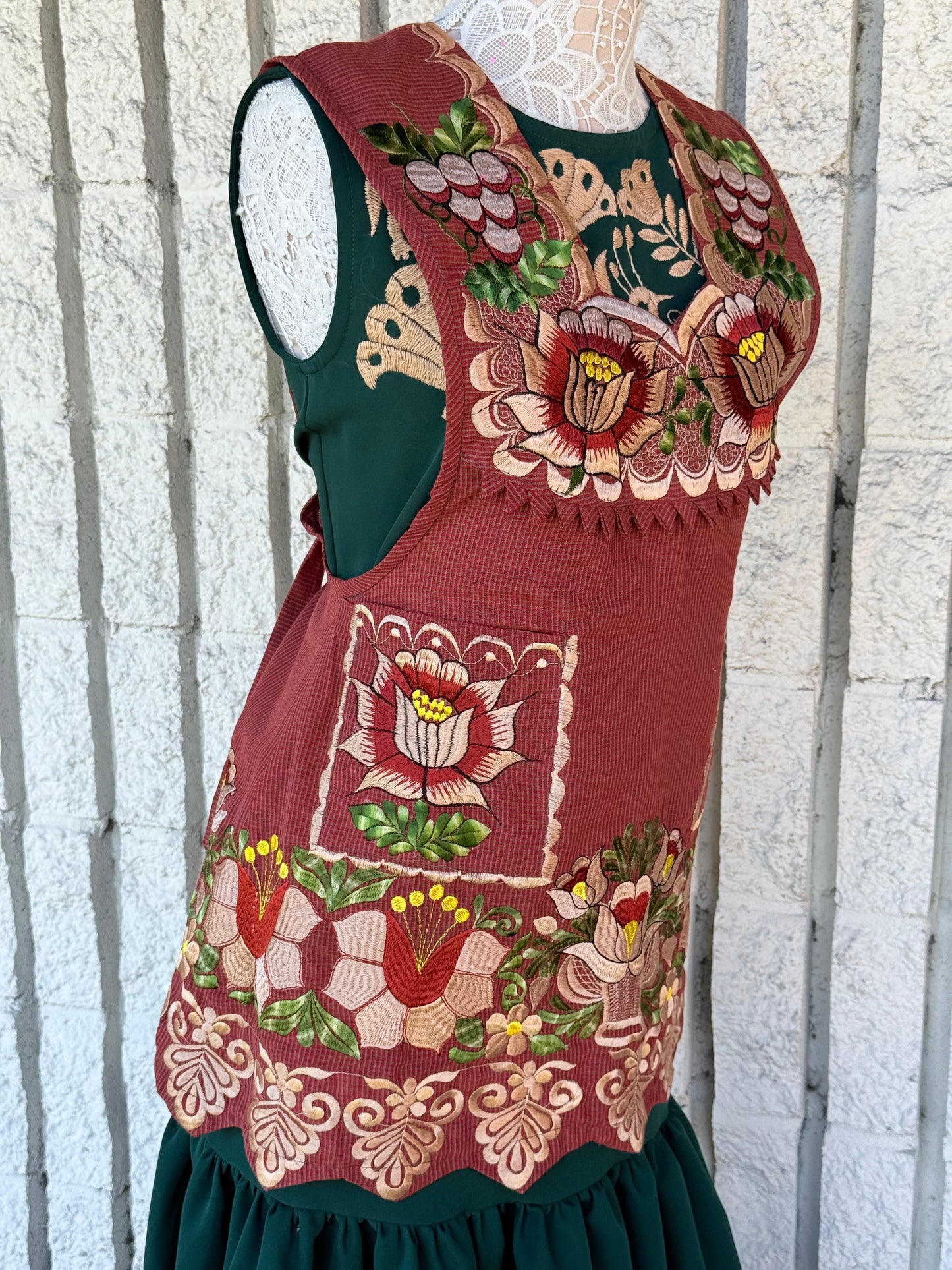 “Martha” Apron/Mandil (36) M