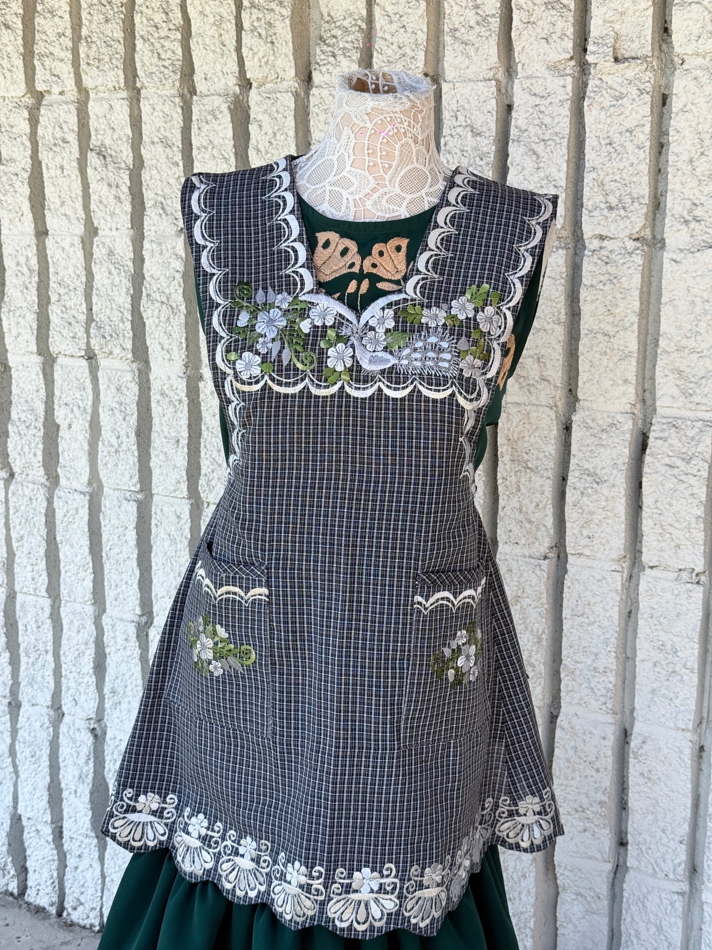 “Lucinda” Apron/Mandil (34) S/M
