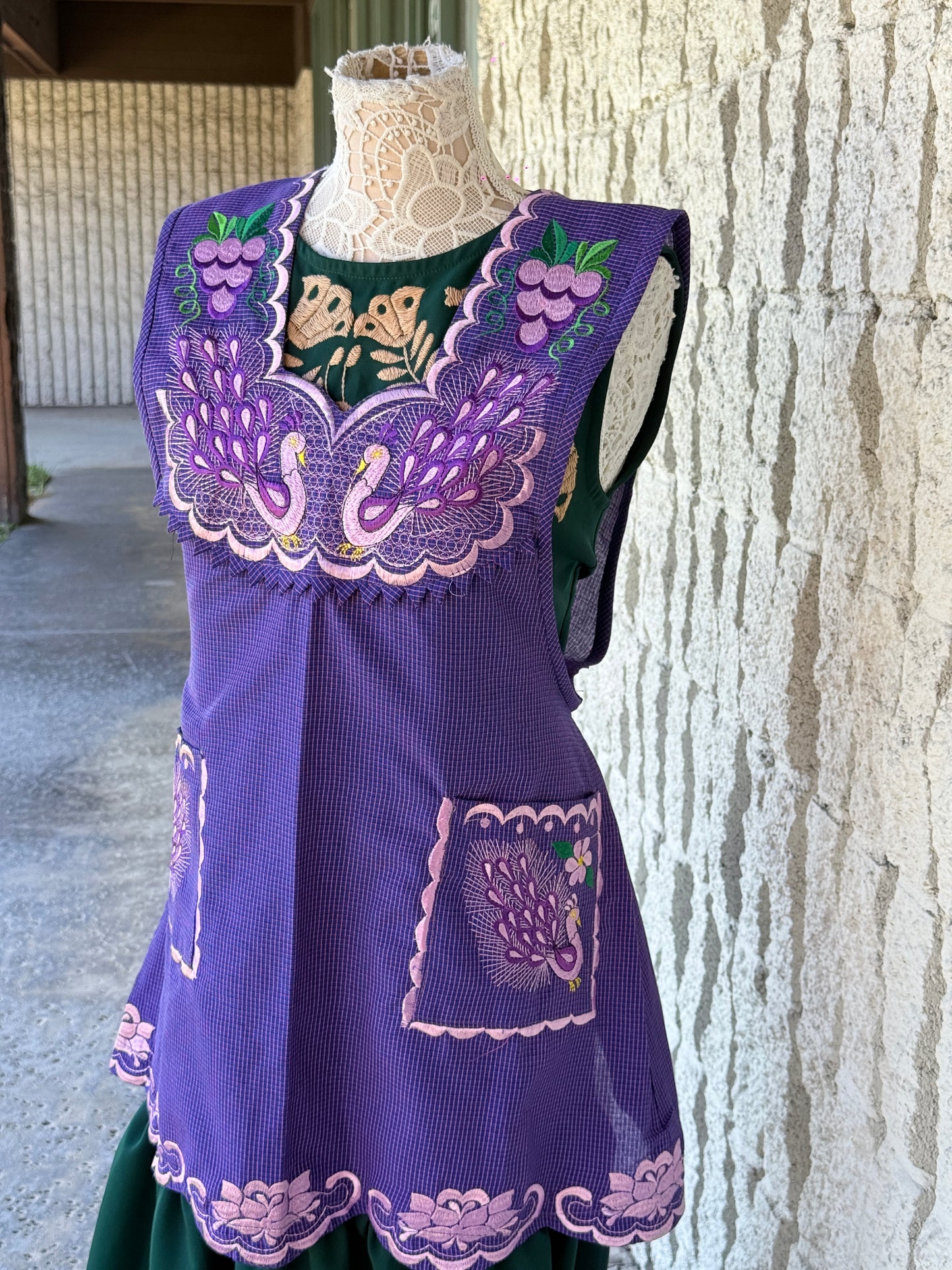 “Deyan” Apron/Mandil (38)Large