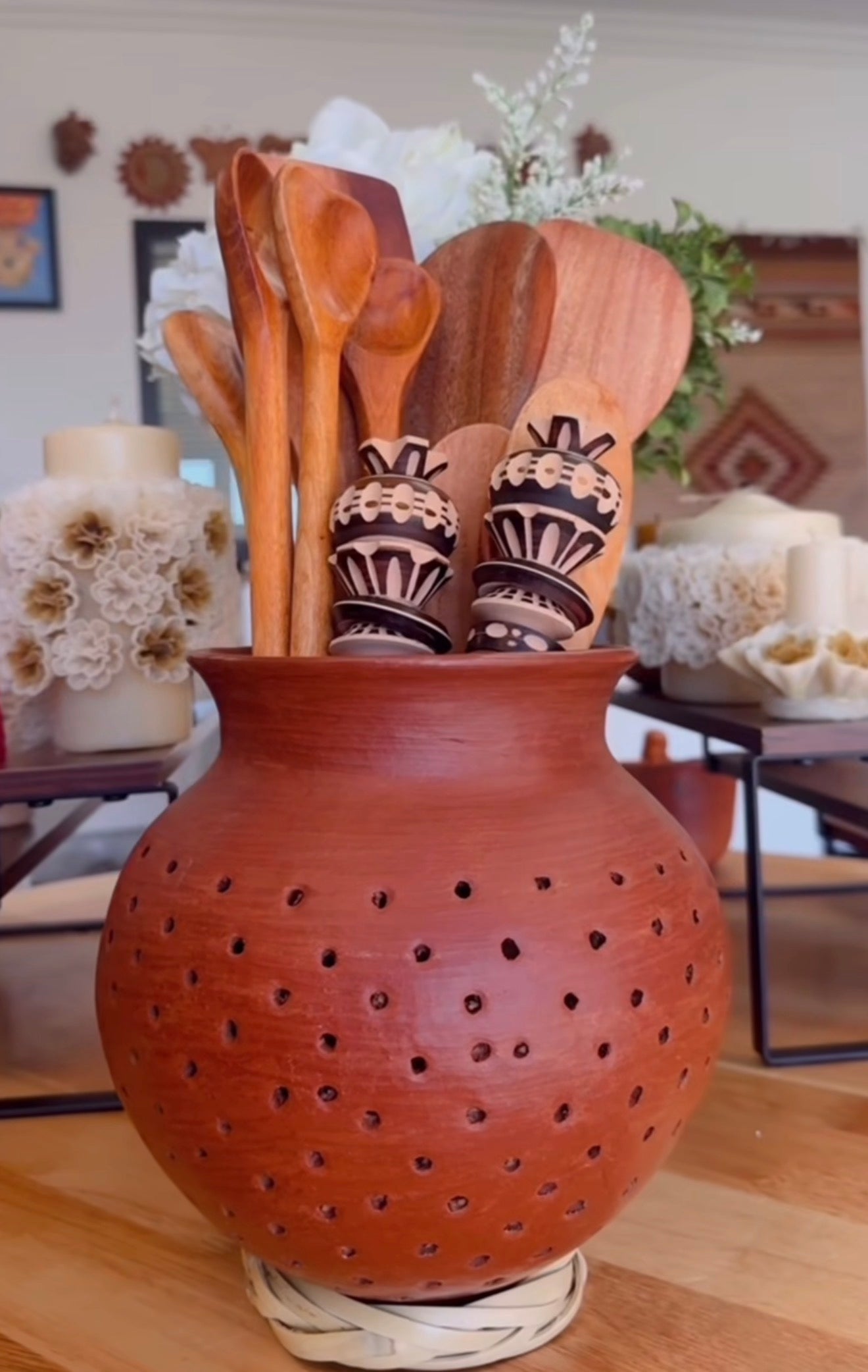 Barro rojo spoon holder