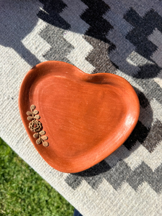“Cempasúchil” Filigrana Heart Plate