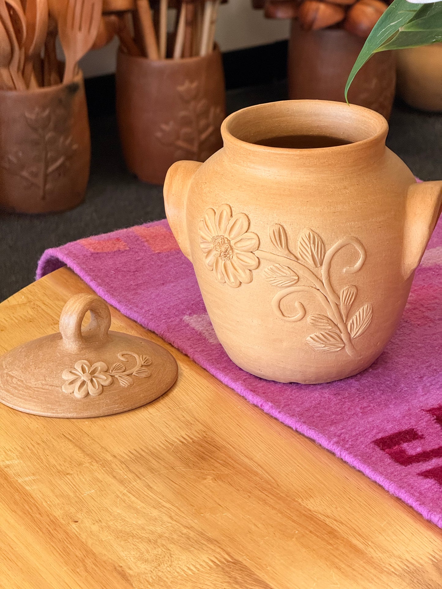 "Graciela" Natural Pot+Lid