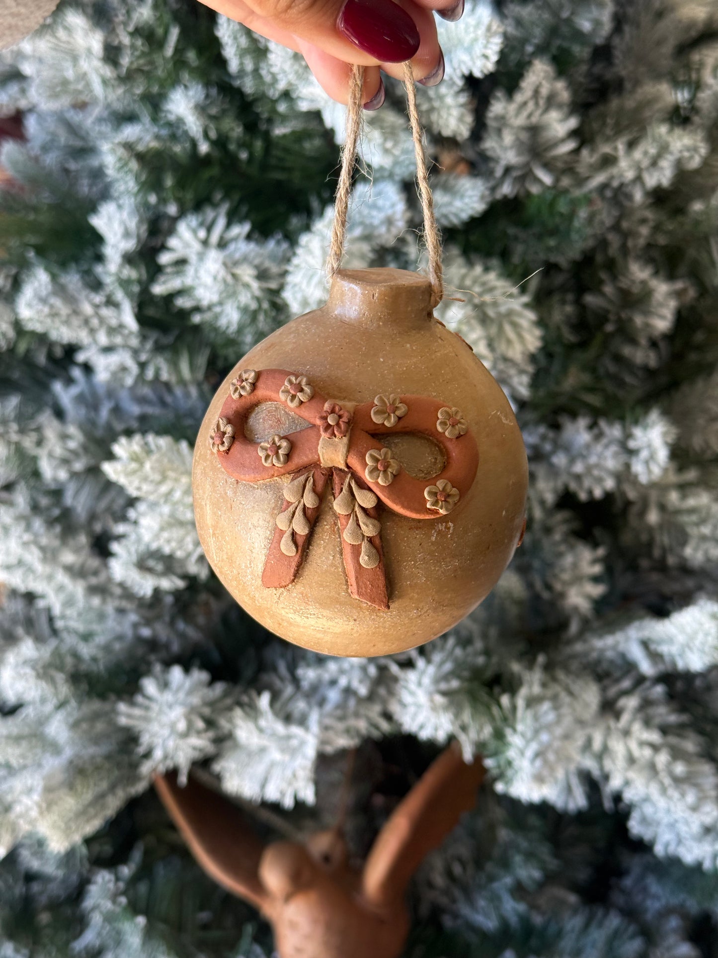 Bow only ornament/ Esfera de Monio sin letra