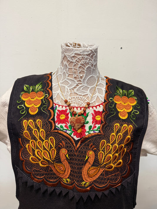 "Lucia" Dark Black Peacock Apron/Mandil 1X