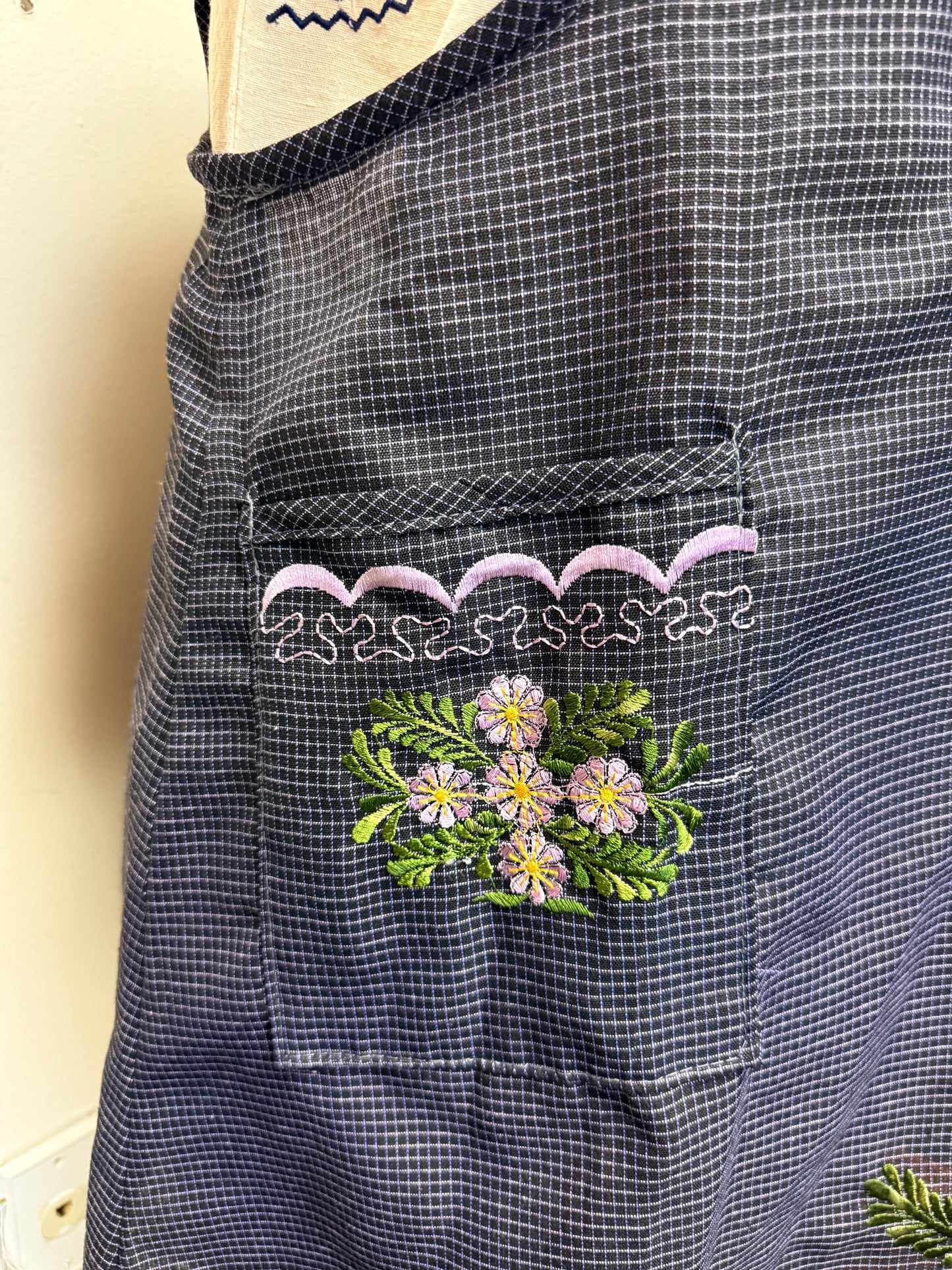 "Grace" Purple blue Apron/Mandil (40) XL
