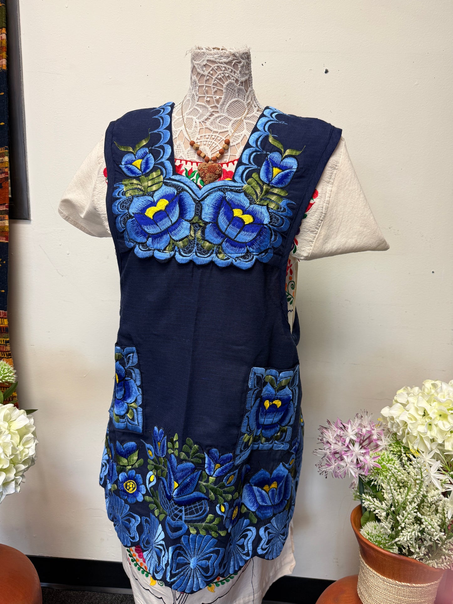"Amanda" Floral Blue Apron/Mandil (36) Medium