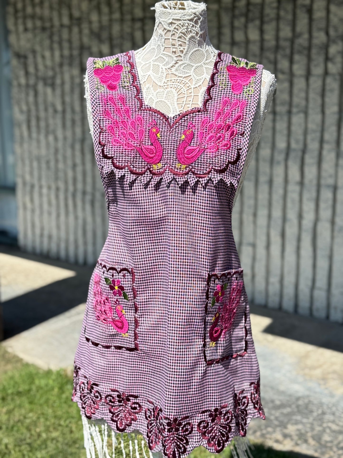 Fushia Apron/ Mandil Fushia M