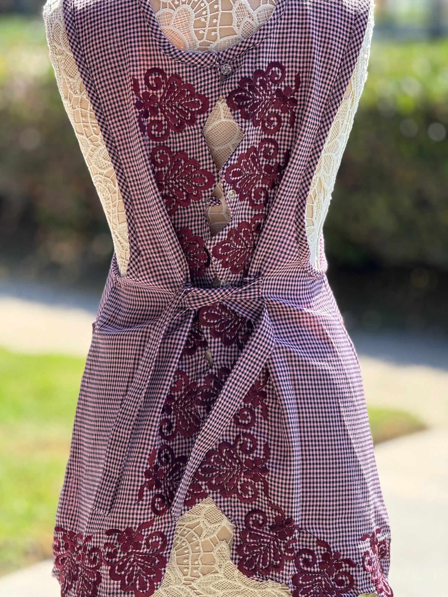 Fushia Apron/ Mandil Fushia M