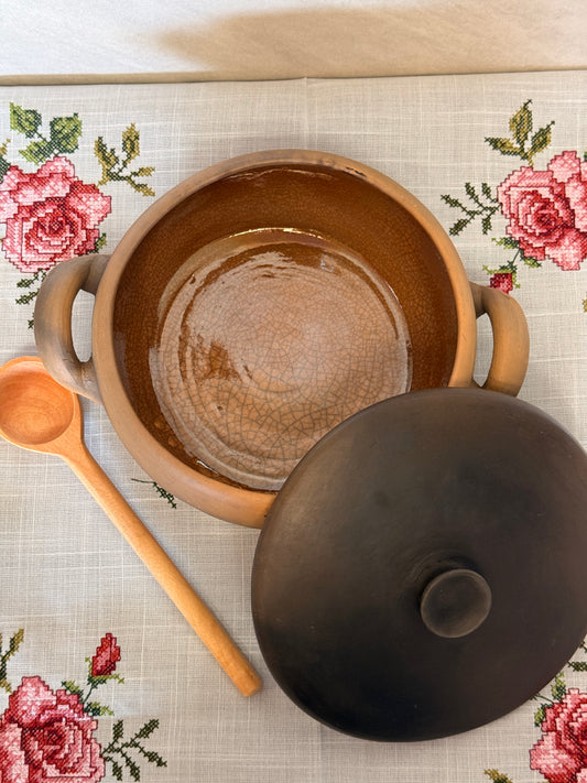 Cazuela "E" (cooking pot)