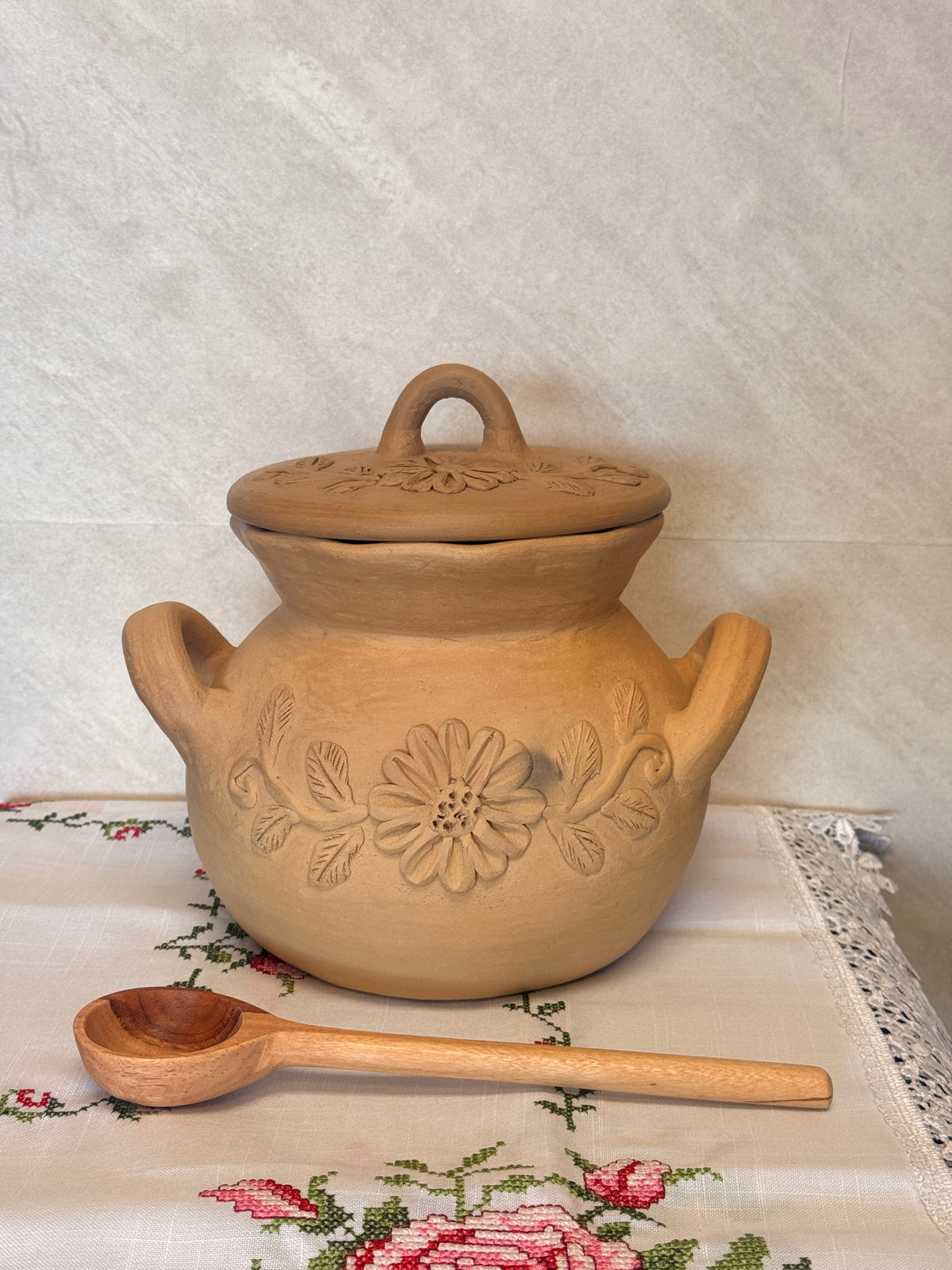 Olla Natural Bordada "F"
