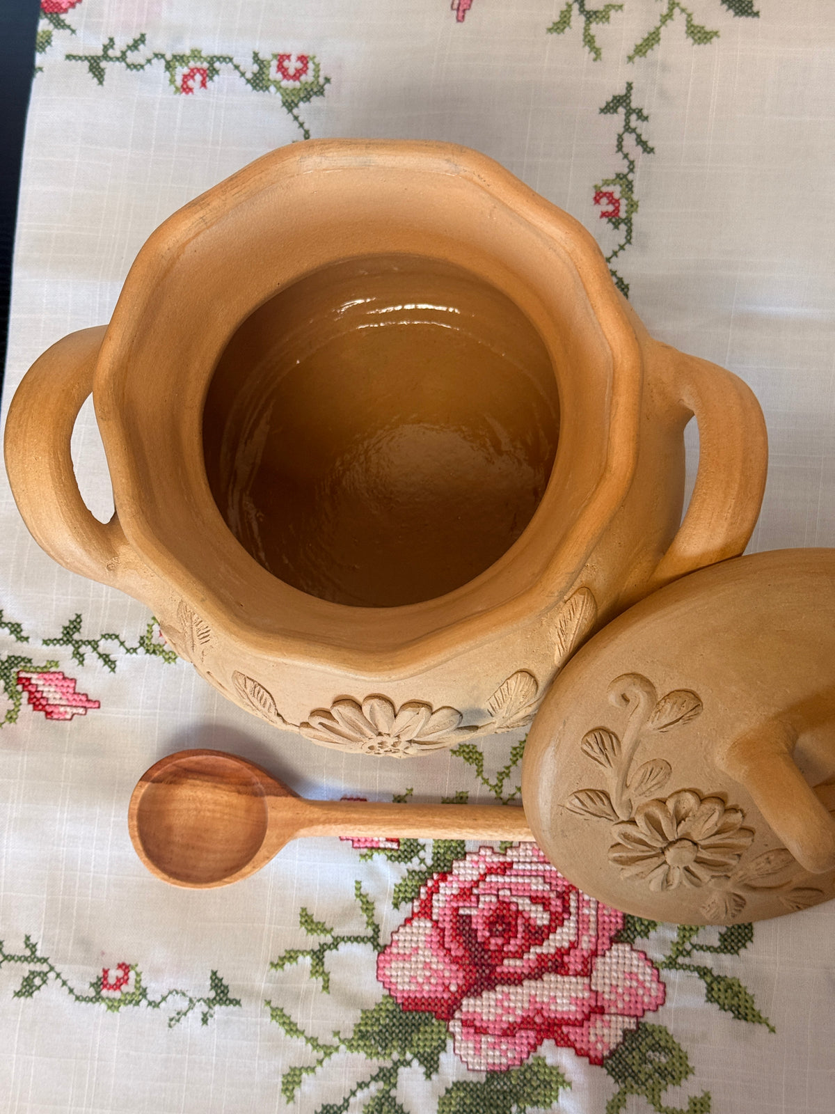 Olla Natural Bordada "F"