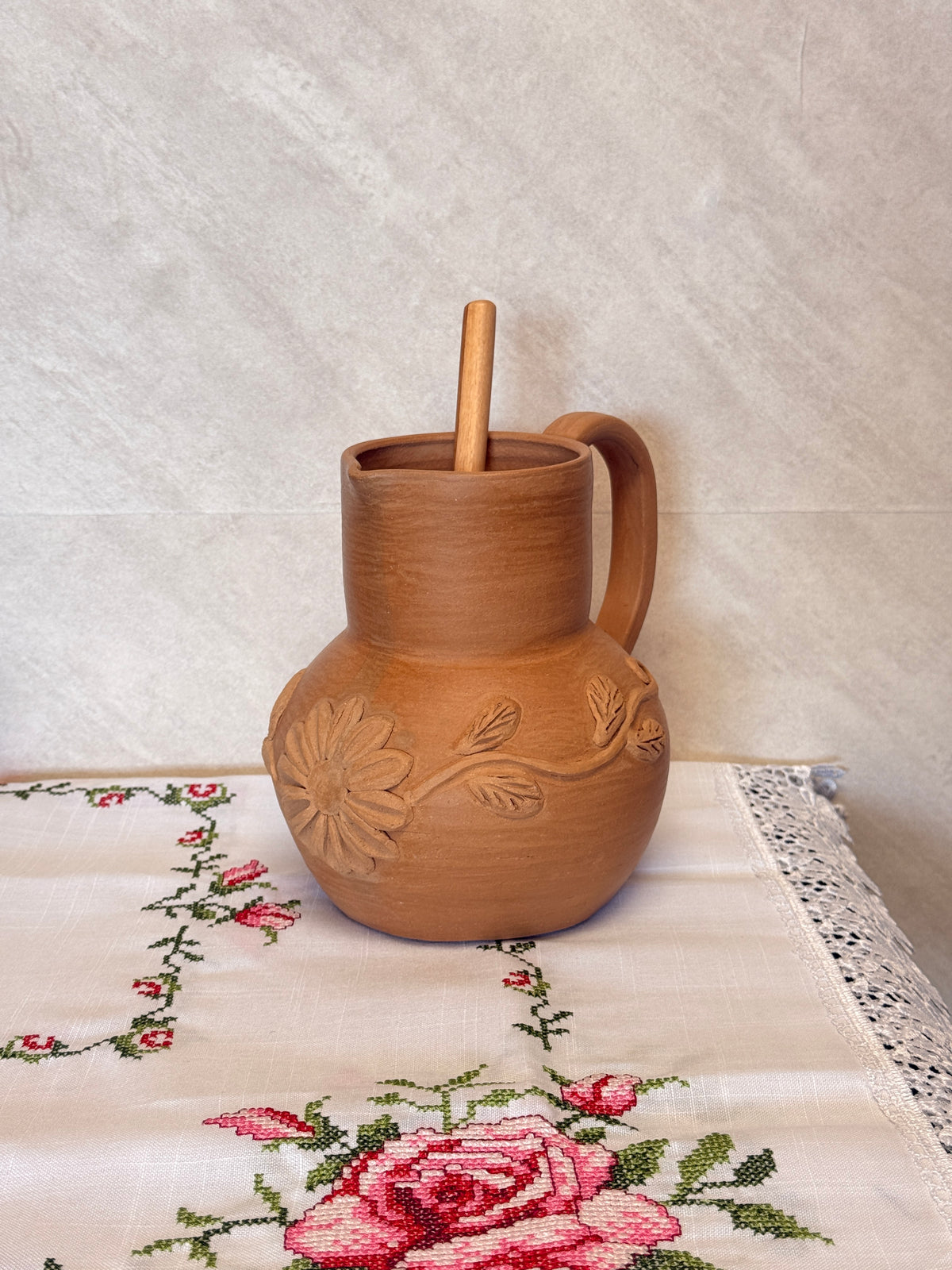 "Olga" Jarra Natural Bordada