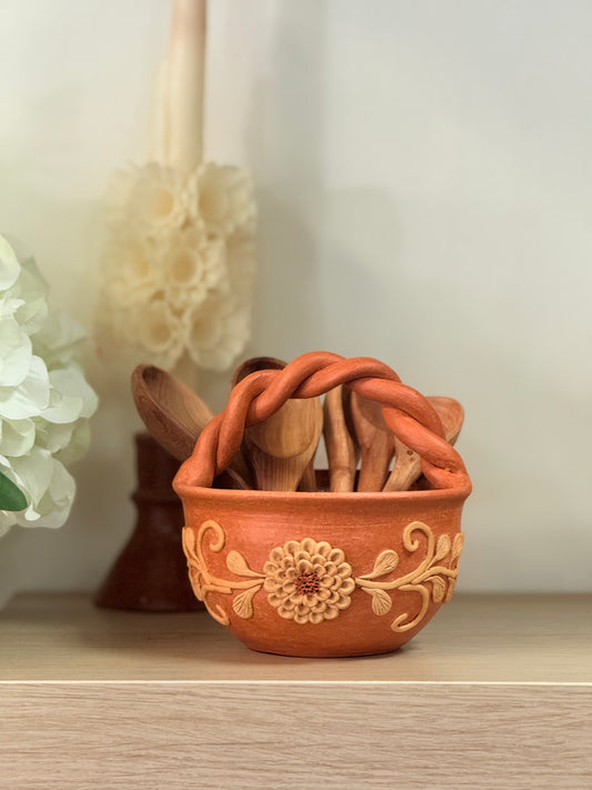 Canasta/basket red clay bordado (1 pc)