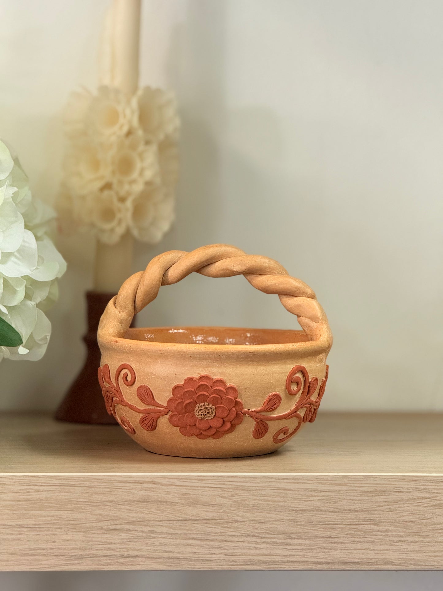 Canasta/basket bordada (1 pc)