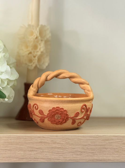 Canasta/basket bordada (1 pc)
