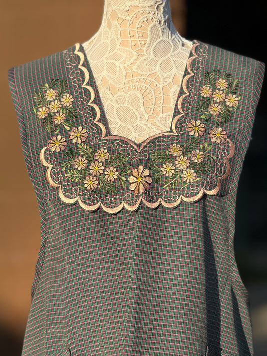 Green and light pink floral apron/mandil XL