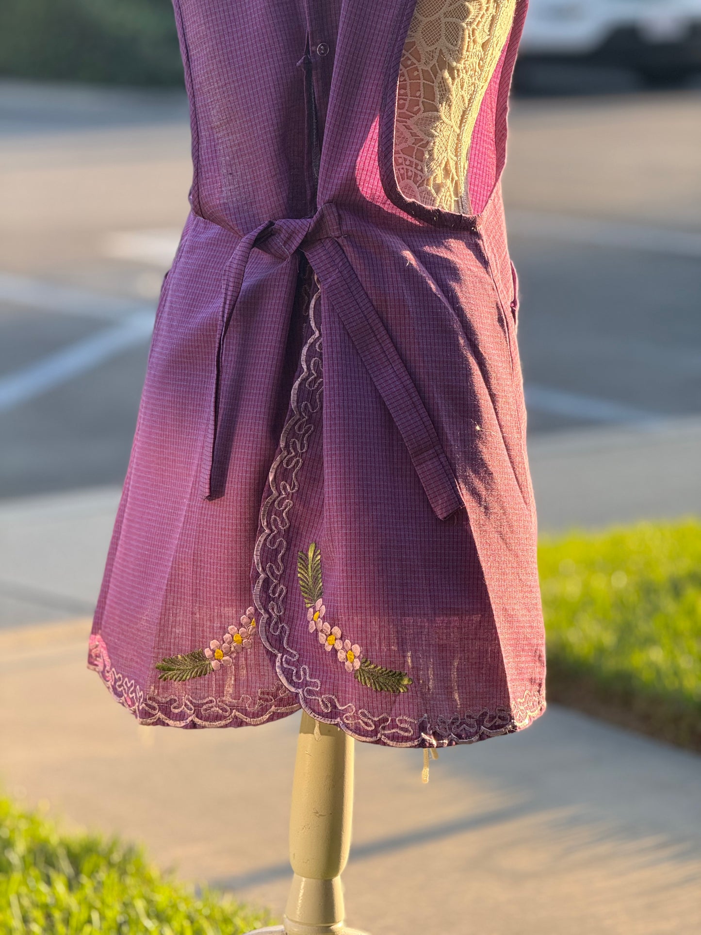 Purple Floral Basket Apron/Mandil XL