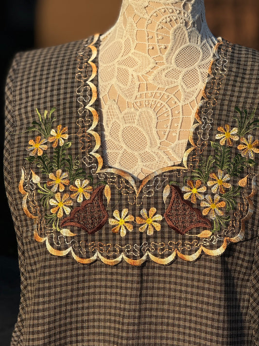 Brown basket floral apron/mandil XL