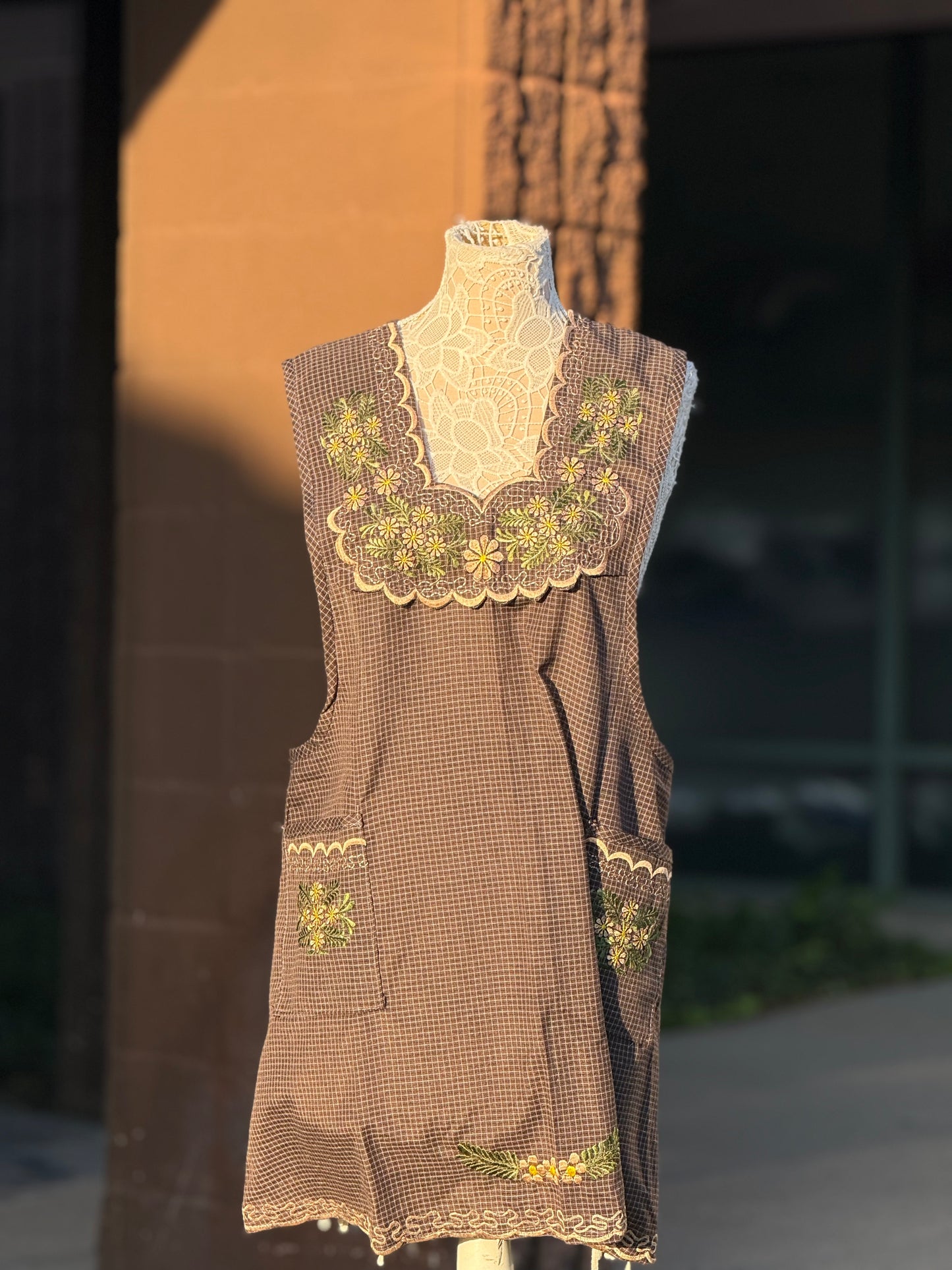 Floral Brown Aprol/Mandil XL