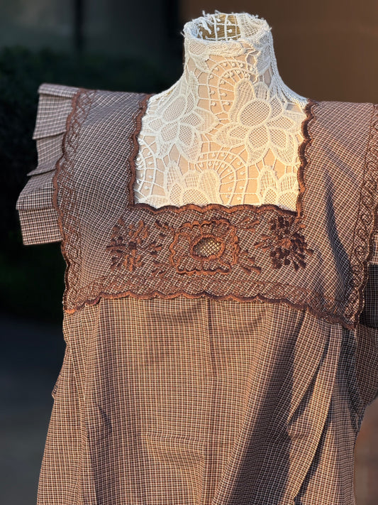 Brown Embroidered apron/ mandil XL