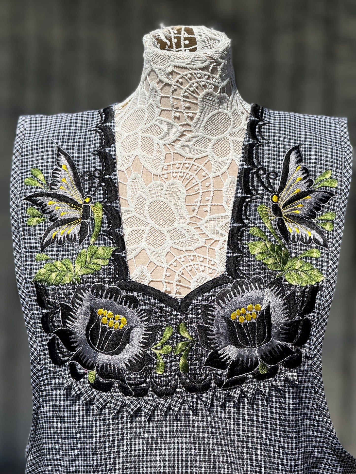 Black & White Apron/ Mandil Negro XL