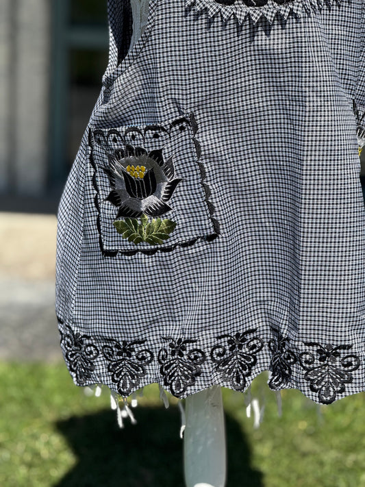 Black & White Apron/ Mandil Negro XL