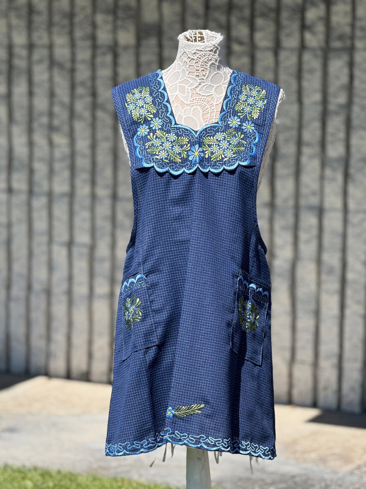 Dark Blue Apron/ Mandil Azul Marino XL