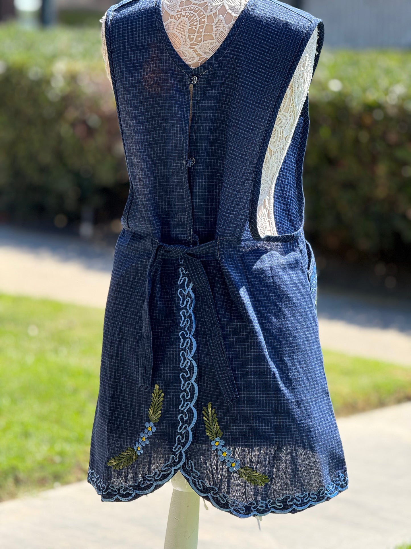 Dark Blue Apron/ Mandil Azul Marino XL